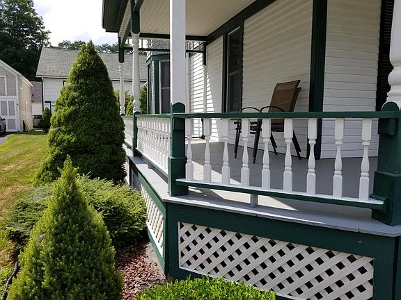 3rd image of 33 Cushman St