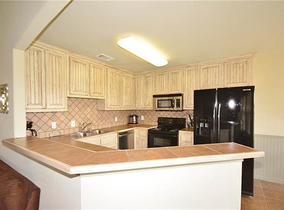 3rd image of 112 Meadowlark Dr