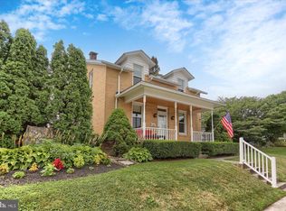 206 W Granada Ave, Hershey, PA 17033