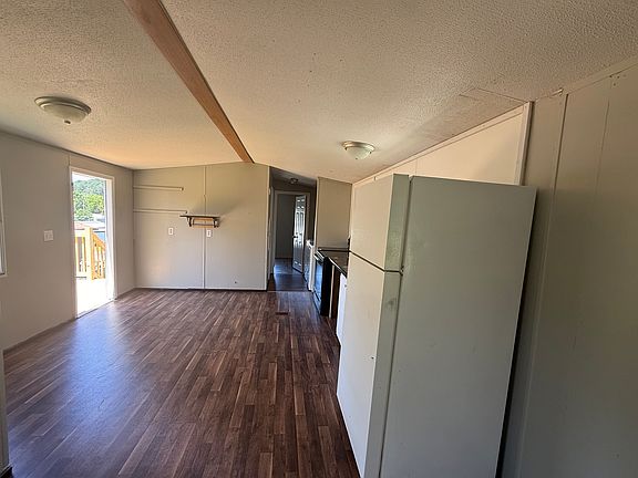 4th image of 220 Thor Ln