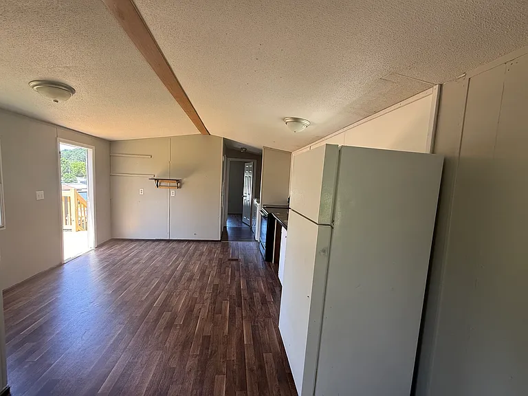 220 Thor Ln — Photo 4
