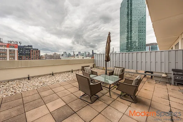 Sold by Modern Spaces | media 4