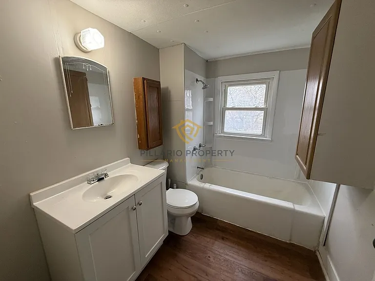 209-211 N 16th St — Photo 7