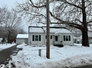 732 Riverside Ln, Ottumwa, IA 52501