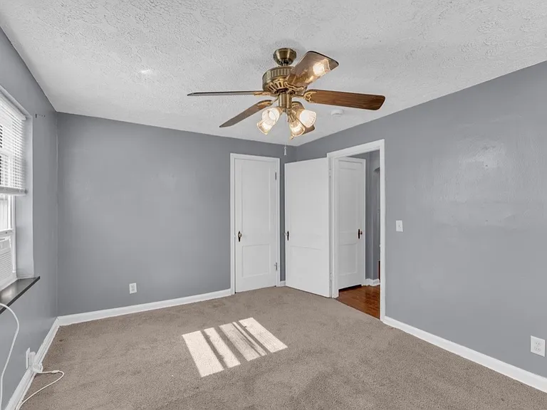1631 Summit Rd #2 — Photo 11
