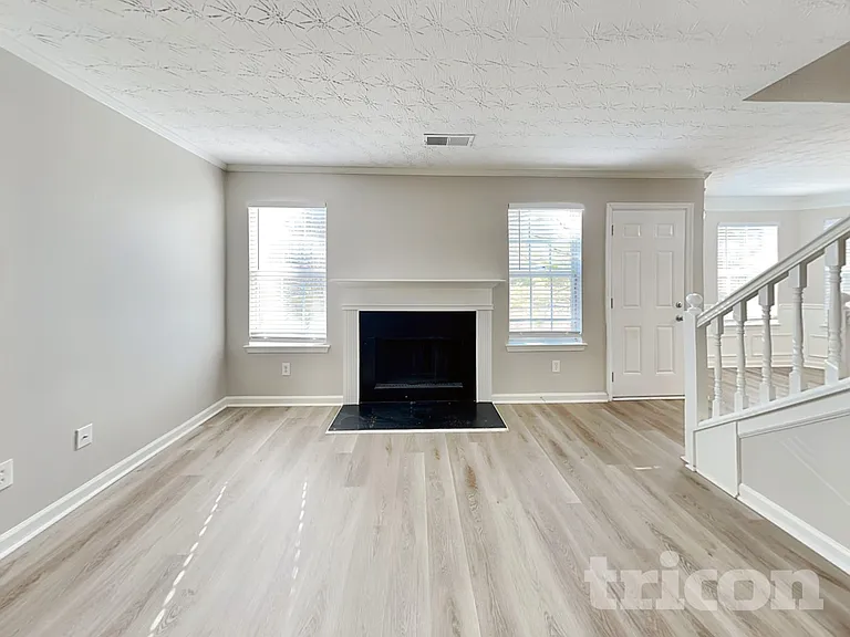 2408 Wood Bend Ln — Photo 2
