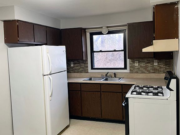 5th image of 512 Bisaillon Ave