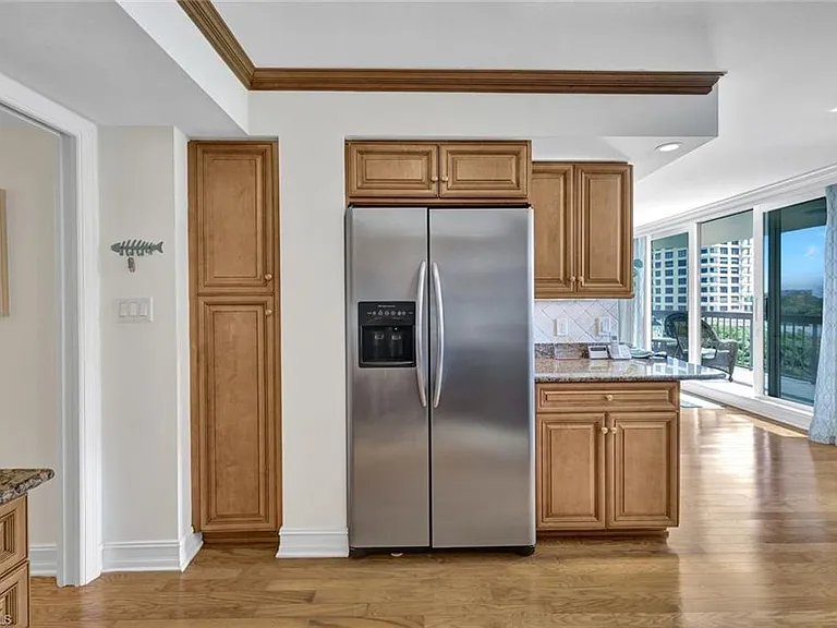 4551 Gulf Shore Blvd N #505 — Photo 11