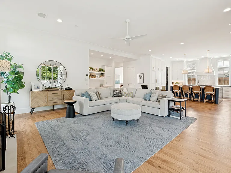 4309 Stanford Ave — Photo 8