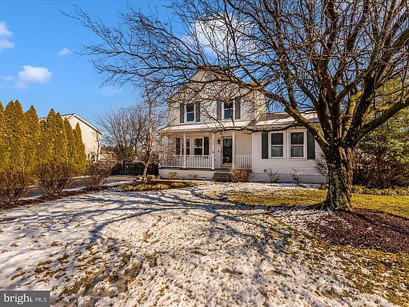 3rd image of 8 Stoney Park Way