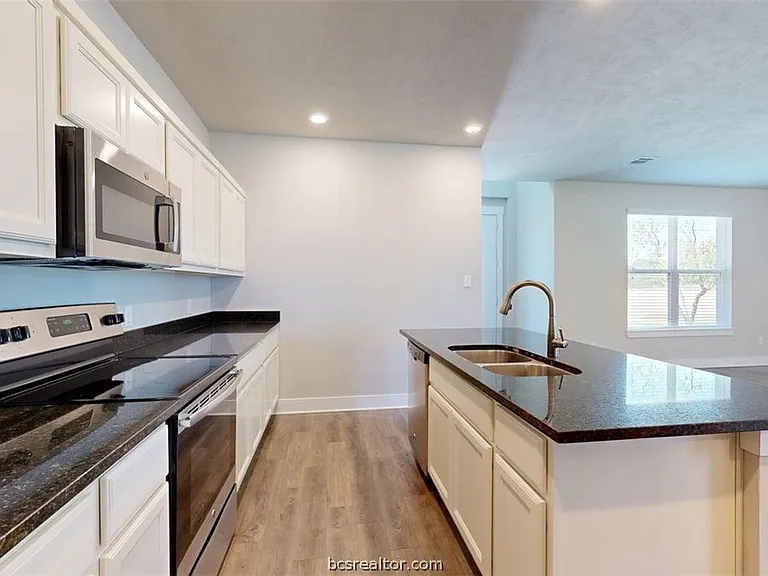 3901 Ws Phillips Pkwy — Photo 10