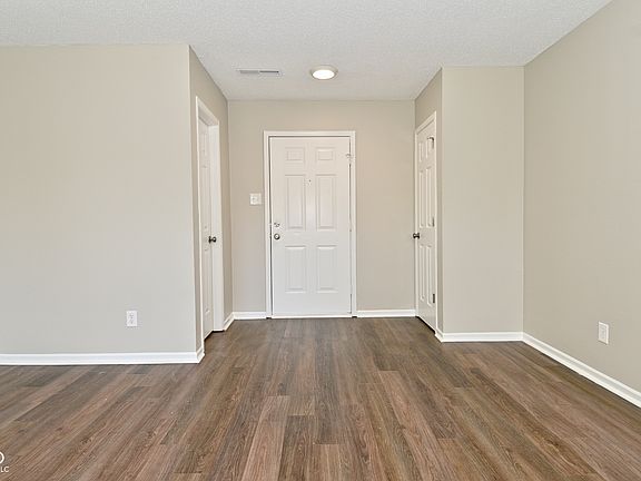 2nd image of 15065 Fawn Hollow Ln