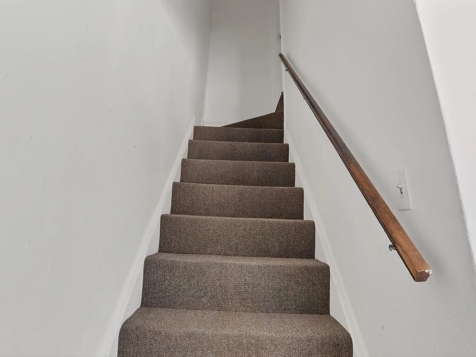6133 Parkway Drive - 2 — Photo 3