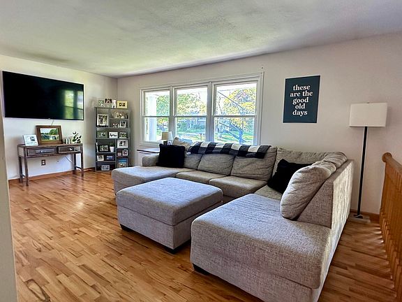 3rd image of 1442 Fruitwood Dr