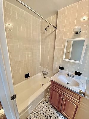 5th image of 440 E 75th St APT 12