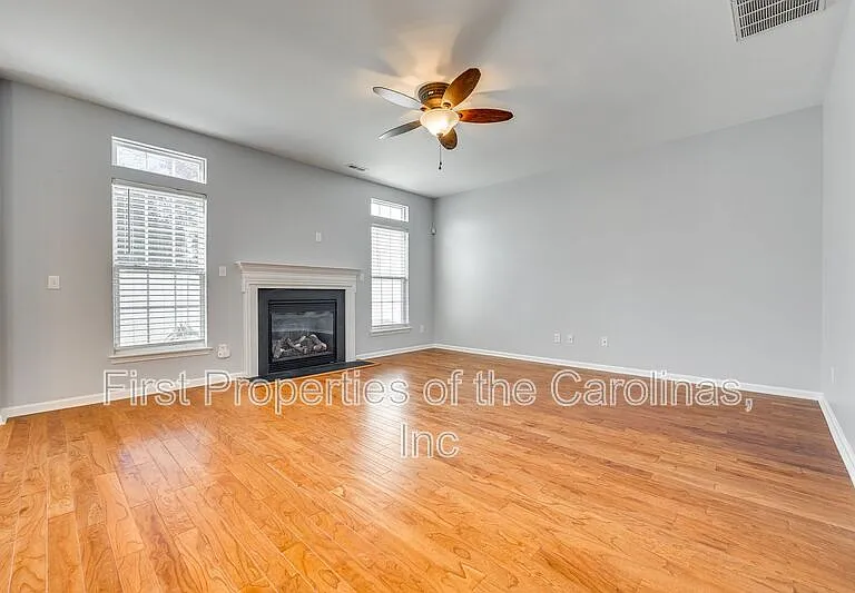 618 Bayou Cir — Photo 13
