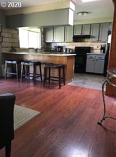 2nd image of 11825 SE Beckman Ave