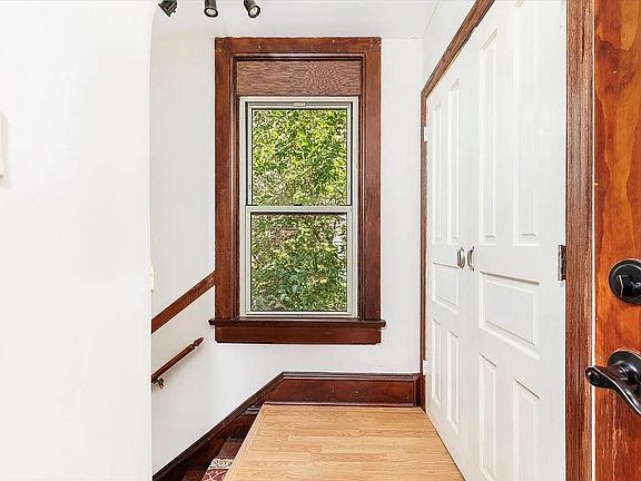 5th image of 232 Des Plaines Ave #2