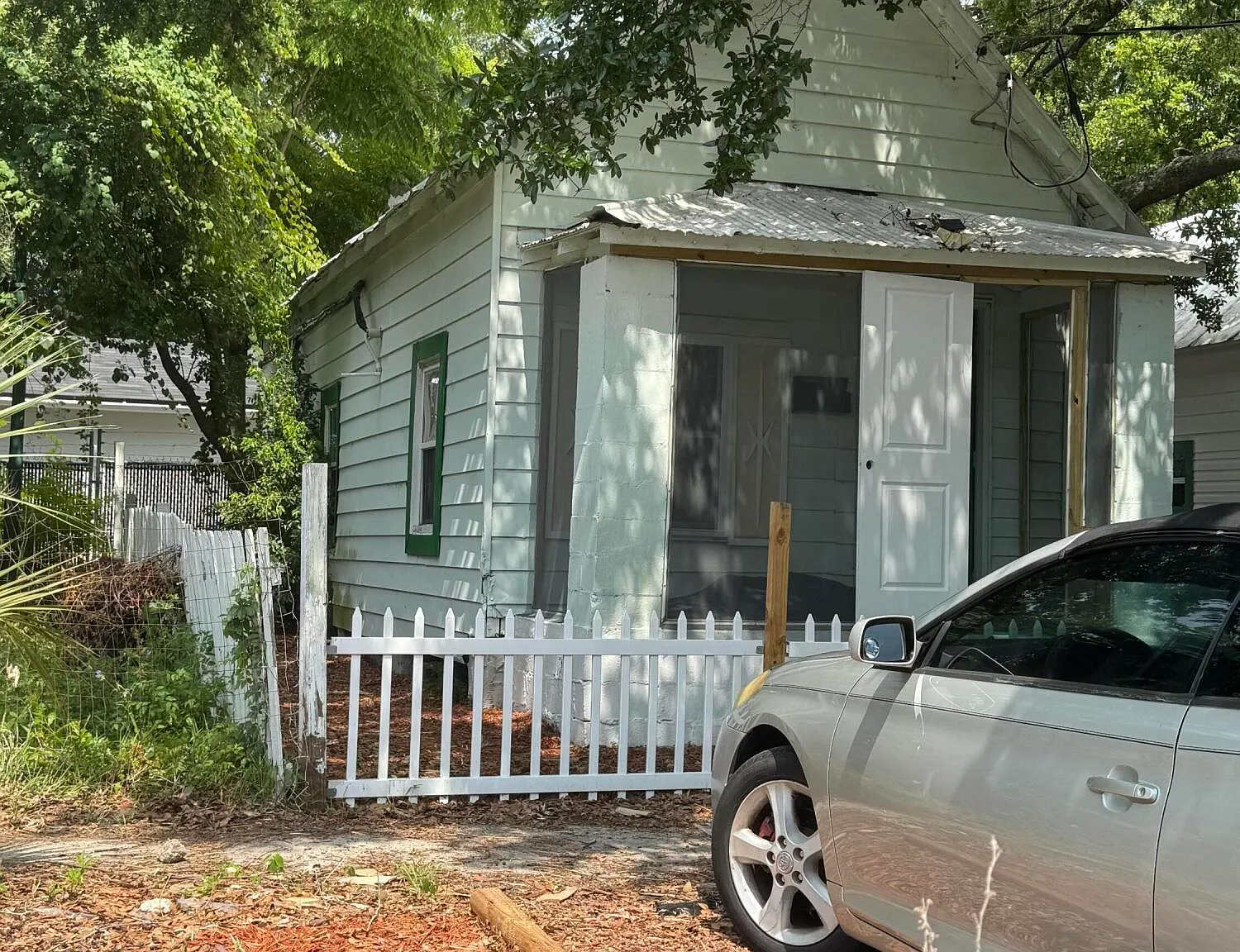 2 bed, 1.0 bath, 469 sqft, $895 — Photo 1