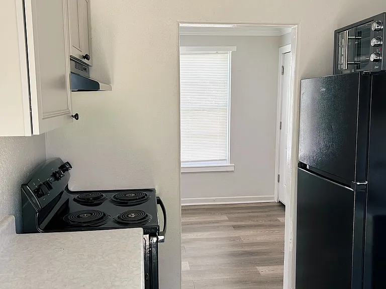 1210 Saint Charles St — Photo 15