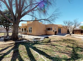 1009 El Alhambra Cir NW, Los Ranchos De Albuquerque, NM 87107