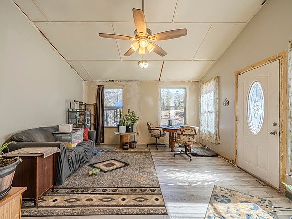 5th image of 590 Burks Rd