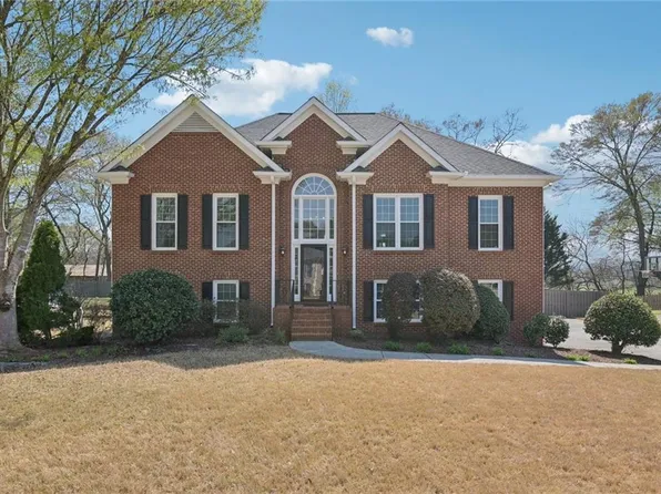 26 Hampton Ln, Cartersville, GA 30120