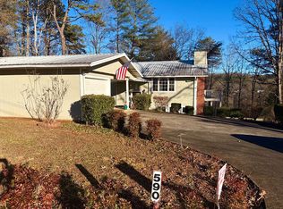 590 Lakeshore Dr, Franklin, NC 28734