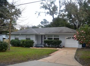 1327 Hollyhock Cir E, Jacksonville, FL 32211