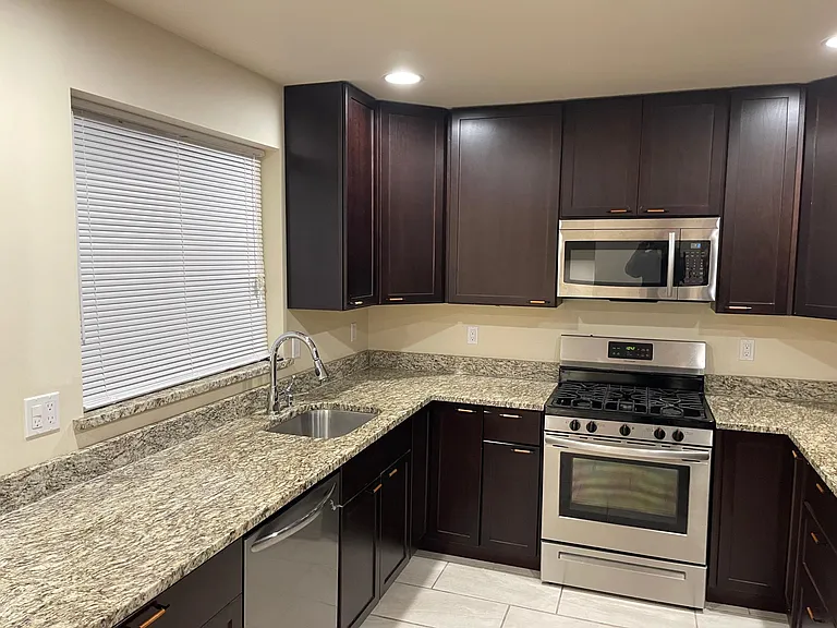 5790 Roosevelt Way NE — Photo 6