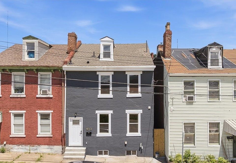 1st image of 912 Phineas St