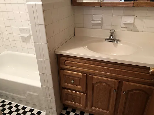 Rented by GreenVill Real Estate LLC | media 23