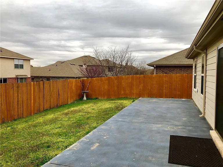 5716 Sapphire Pool Trl — Photo 30