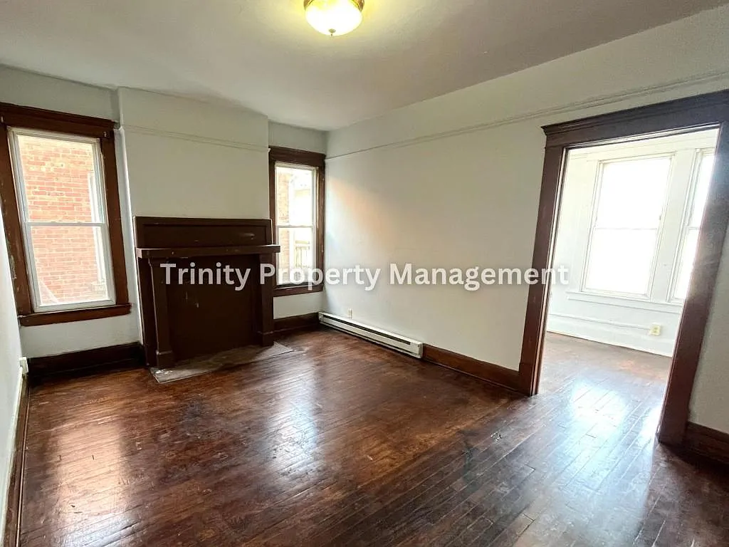 103 Grove Ave — Photo 2