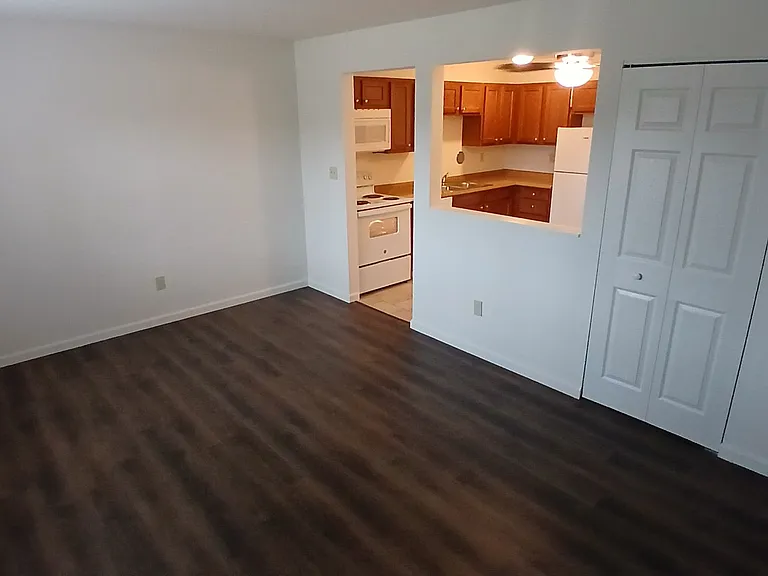 Butler Hill Apartments — Photo 24