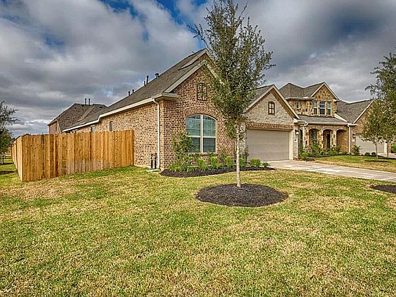 3rd image of 1509 Elliott Dr