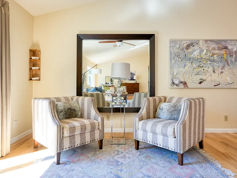 2310 S Hampton Cir — Photo 12