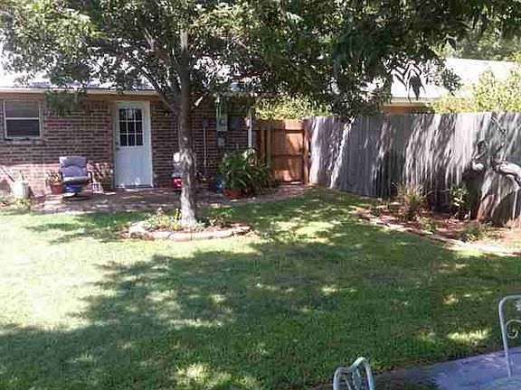 2nd image of 707 NE 8th St