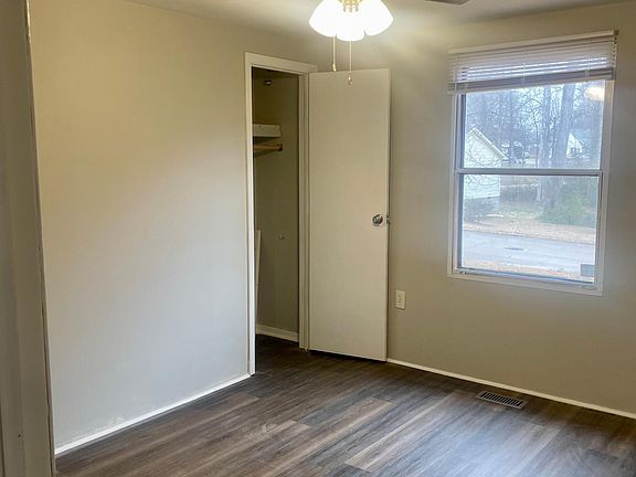 5th image of 153 Willowood Dr