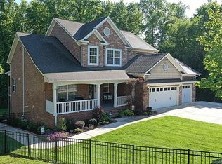 1343 Lightwood Dr, Matthews, NC 28105