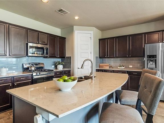 4th image of 5708 Arbia Ln