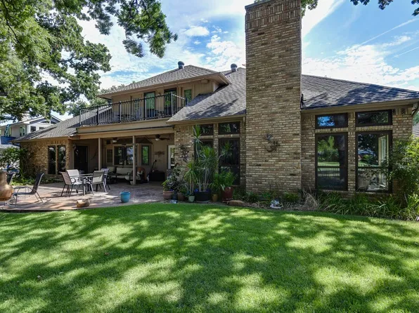 905 Kingston Dr, Mansfield, TX 76063