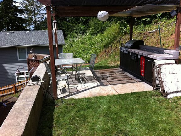 Outdoor Kitchen
