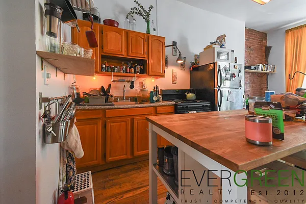 Rented by Pinn Realty | media 4