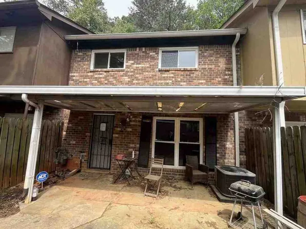 714 Garden View Dr, Stone Mountain, GA 30083