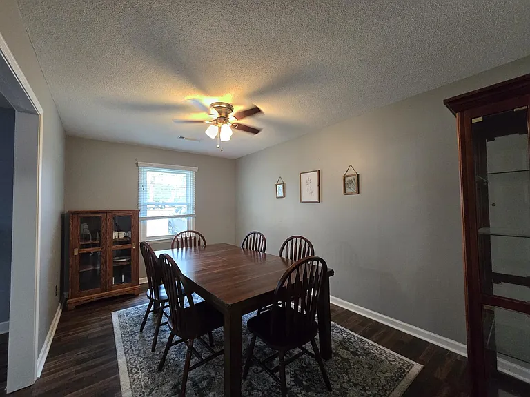 637 Sierra St — Photo 8