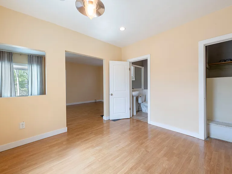 836 E Browning Ave — Photo 11