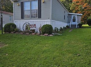 19 Emerald Dr, Grove City, PA 16127