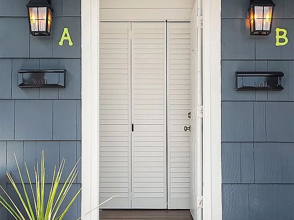 Covered front Porch Entrance