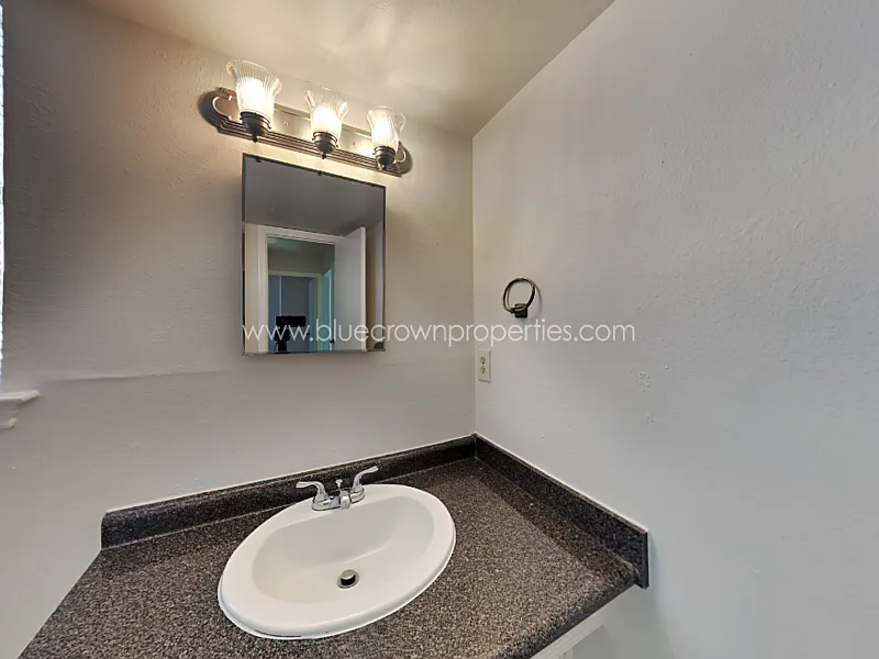 3 bed, 2.0 bath, 1463 sqft, $1,950 — Photo 3